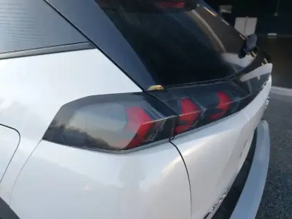 Photo 16 Peugeot 2008  Moteur électrique 136 ch