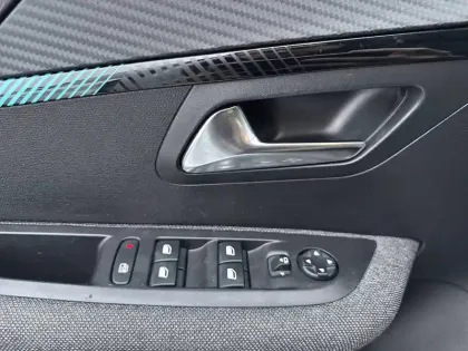 Photo 14 Peugeot 208  PureTech 75 S&S BVM5