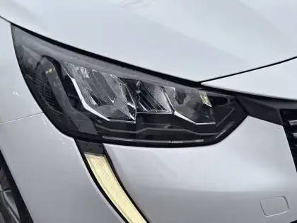 Photo 15 Peugeot 208  PureTech 75 S&S BVM5