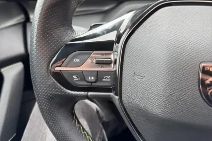 Photo 18 Peugeot 308  PureTech 130ch S&S EAT8
