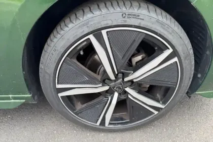 Photo 14 Peugeot 308  PureTech 130ch S&S EAT8