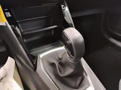 Photo 11 Peugeot 208  PureTech 75 S&S BVM5