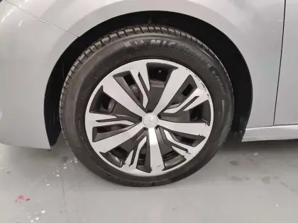 Photo 8 Peugeot 208  PureTech 75 S&S BVM5