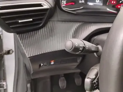 Photo 20 Peugeot 208  PureTech 75 S&S BVM5