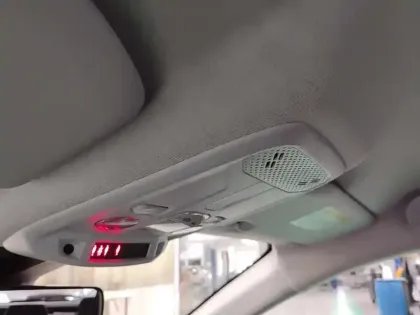 Photo 24 Peugeot 208  PureTech 75 S&S BVM5