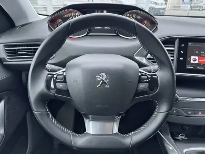 Photo 11 Peugeot 308  PureTech 110ch S&S BVM6