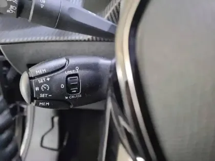 Photo 26 Peugeot 2008  PureTech 130 S&S BVM6