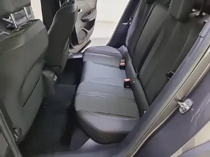 Photo 11 Peugeot 2008  PureTech 130 S&S BVM6