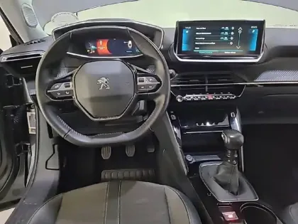 Photo 7 Peugeot 2008  PureTech 130 S&S BVM6