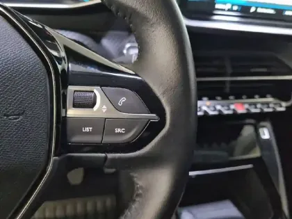 Photo 25 Peugeot 2008  PureTech 130 S&S BVM6