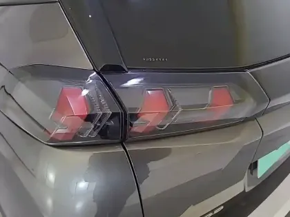 Photo 16 Peugeot 2008  PureTech 130 S&S BVM6