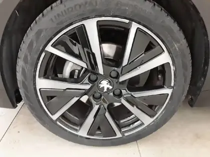 Photo 33 Peugeot 208  PureTech 100 S&S EAT8