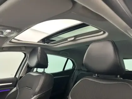 Photo 24 Renault Megane  IV Berline Blue dCi 115 EDC