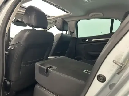 Photo 19 Renault Megane  IV Berline Blue dCi 115 EDC