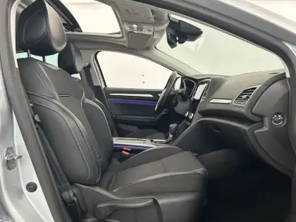 Photo 11 Renault Megane  IV Berline Blue dCi 115 EDC