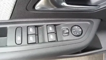 Photo 15 Citroën C4  PureTech 130 EAT8