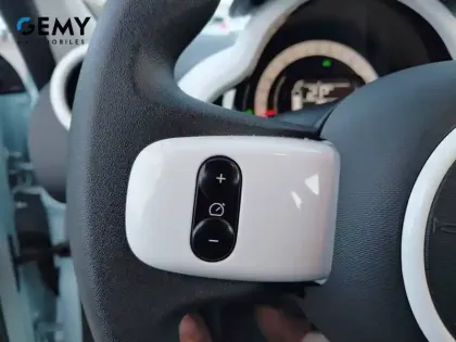 Photo 16 Renault Twingo  III E-Tech