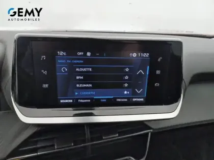 Photo 32 Peugeot 2008  PureTech 100 S&S BVM6