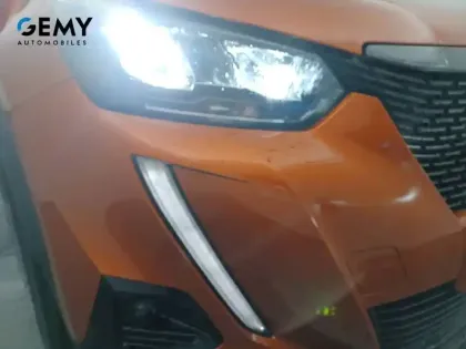 Photo 34 Peugeot 2008  PureTech 100 S&S BVM6