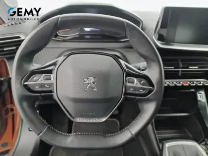 Photo 29 Peugeot 2008  PureTech 100 S&S BVM6