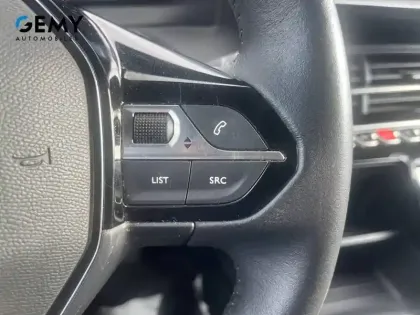 Photo 15 Peugeot 2008  PureTech 100 S&S BVM6