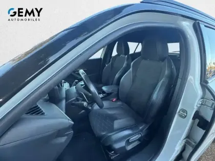 Photo 8 Peugeot 2008  PureTech 130 S&S EAT8