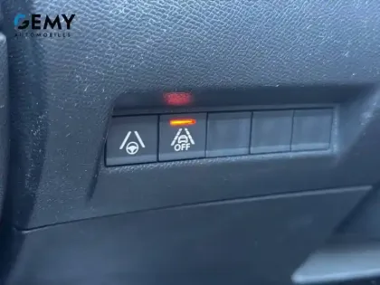 Photo 13 Peugeot 2008  PureTech 130 S&S EAT8