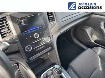 Photo 19 Renault Megane Mégane IV Berline Blue dCi 115