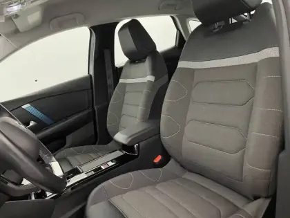 Photo 46 Citroën C4 e- 136 ch Automatique