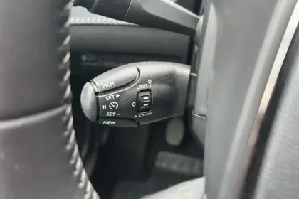 Photo 32 Peugeot 2008  100 S&S BVM6