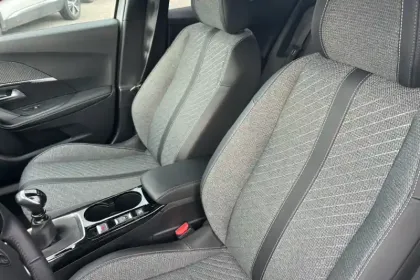 Photo 54 Peugeot 2008  100 S&S BVM6