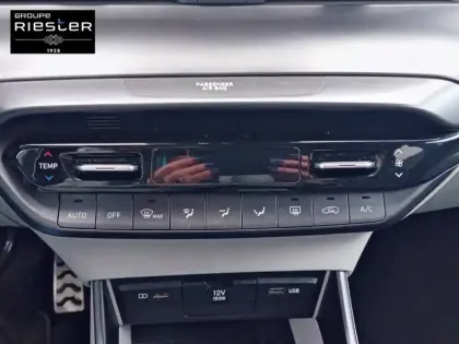 Photo 16 Hyundai Bayon  1.0 T-GDi 100 DCT-7 Hybrid 48V