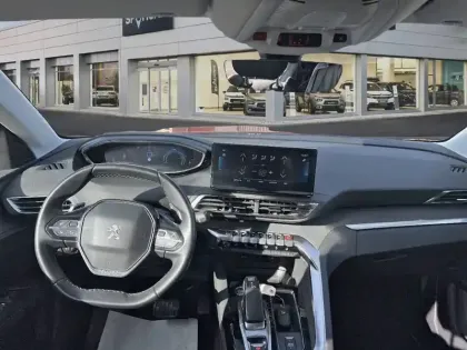 Photo 51 Peugeot 3008  Hybrid 225 e-EAT8