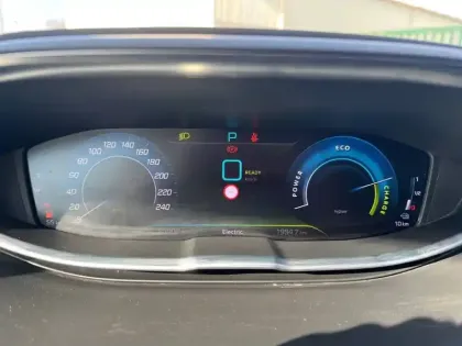 Photo 33 Peugeot 3008  Hybrid 225 e-EAT8