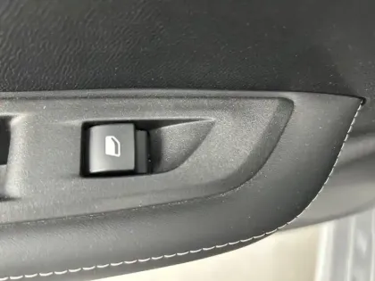 Photo 20 Peugeot 208  PureTech 100 S&S BVM6