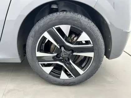 Photo 12 Peugeot 208  PureTech 100 S&S BVM6