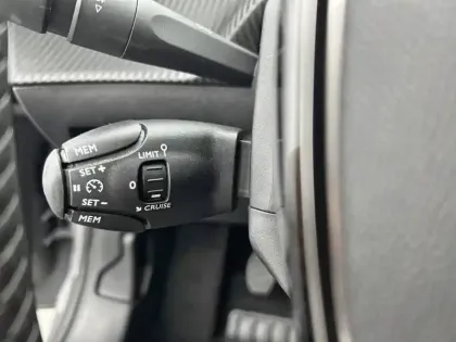Photo 78 Peugeot 208  PureTech 100 S&S BVM6