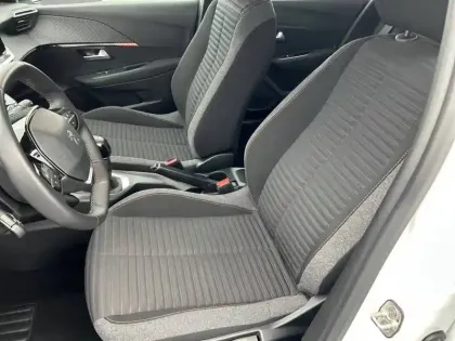 Photo 70 Peugeot 208  PureTech 75 S&S BVM5