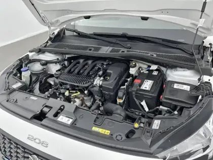 Photo 74 Peugeot 208  PureTech 75 S&S BVM5