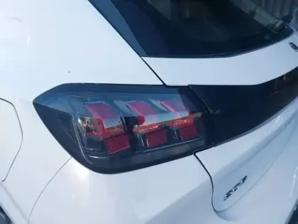 Photo 16 Peugeot 208  PureTech 75 S&S BVM5