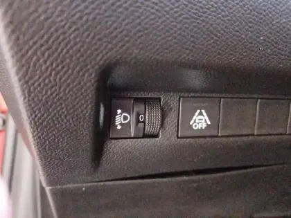 Photo 28 Peugeot 208  PureTech 100 S&S BVM6