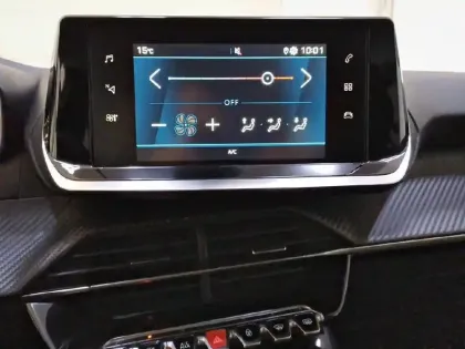 Photo 19 Peugeot 208  PureTech 100 S&S BVM6