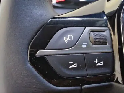 Photo 26 Peugeot 208  PureTech 100 S&S BVM6