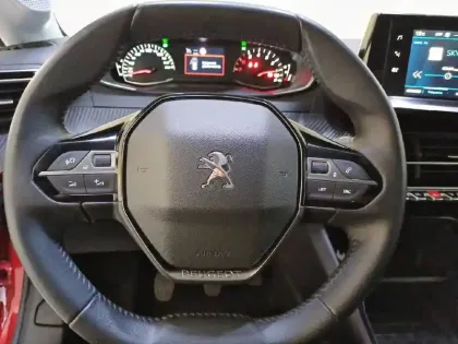 Photo 8 Peugeot 208  PureTech 100 S&S BVM6