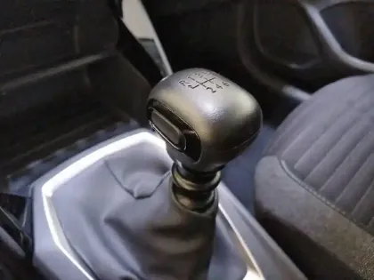 Photo 13 Peugeot 208  PureTech 100 S&S BVM6