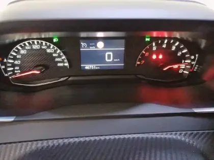 Photo 9 Peugeot 208  PureTech 100 S&S BVM6