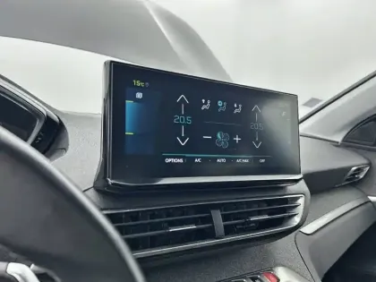 Photo 50 Peugeot 3008  Hybrid 225 e-EAT8