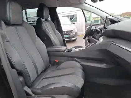 Photo 28 Peugeot 3008  Hybrid 225 e-EAT8