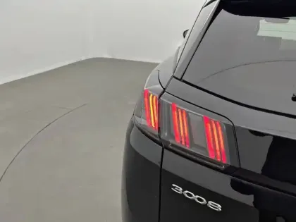 Photo 47 Peugeot 3008  Hybrid 225 e-EAT8