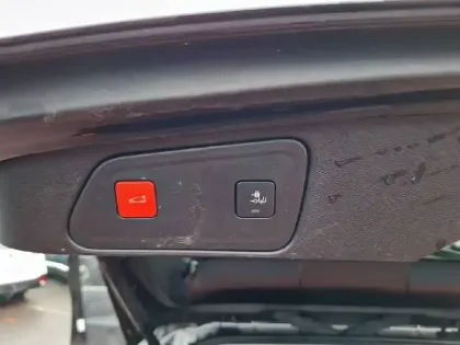 Photo 18 Peugeot 3008  Hybrid 225 e-EAT8